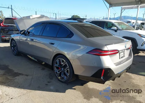 2024 BMW I5 M60 z USA, uszkodzony, nr VIN WBY43FK04RCP15673